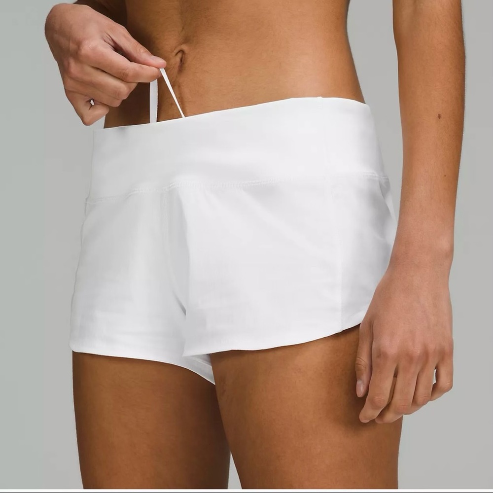 NWOT Lululemon 2.5” Speed Up Low Rise Lined Shorts White